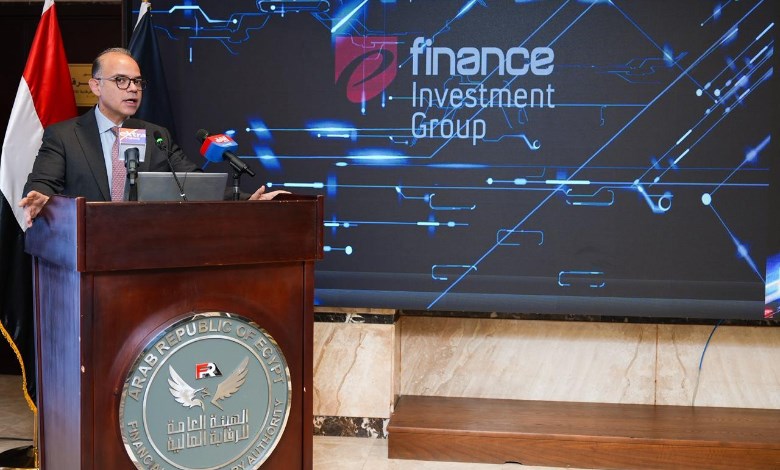 الدكتور محمد فريد وزير الاستثمار والتجارة الخارجية 