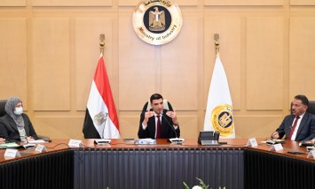 خالد هاشم، وزير الصناعة