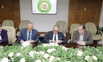 خلال توقيع البروتوكول