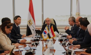 وزير الاستثمار يلتقي القائم بأعمال سفارة جمهورية كوريا الجنوبية