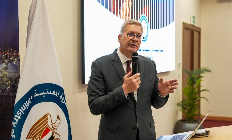 وزير البترول