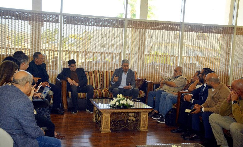 وزير السياحة خلال اللقاء