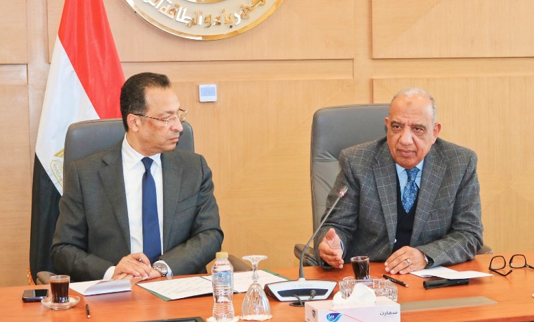 وزيرا الكهرباء والاتصالات  
