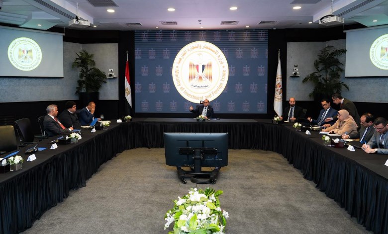 وزير الاستثمار يناقش مع رواد الأعمال آليات تنفيذية لدعم الشركات الناشئة 