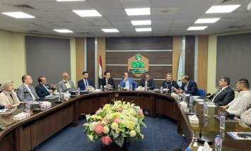 خلال الاجتماع