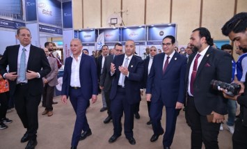 رئيس الجامعة خلال الملتقى