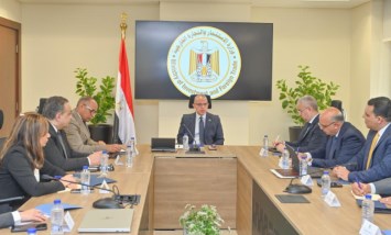 وزير الاستثمار يعقد اجتماعًا لمتابعة مؤشرات الأداء وخطط العمل بالهيئات والجهات التابعة
