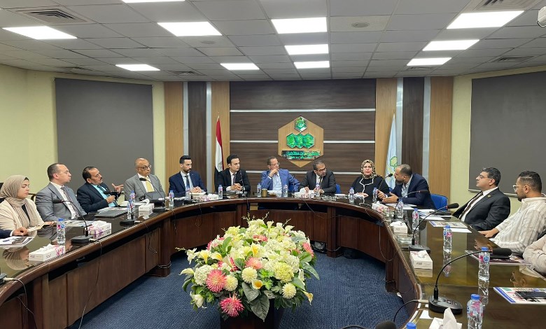 خلال الاجتماع
