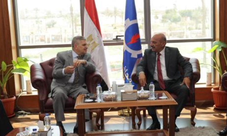 رئيس هيئة قناة السويس يلتقى محافظ السويس