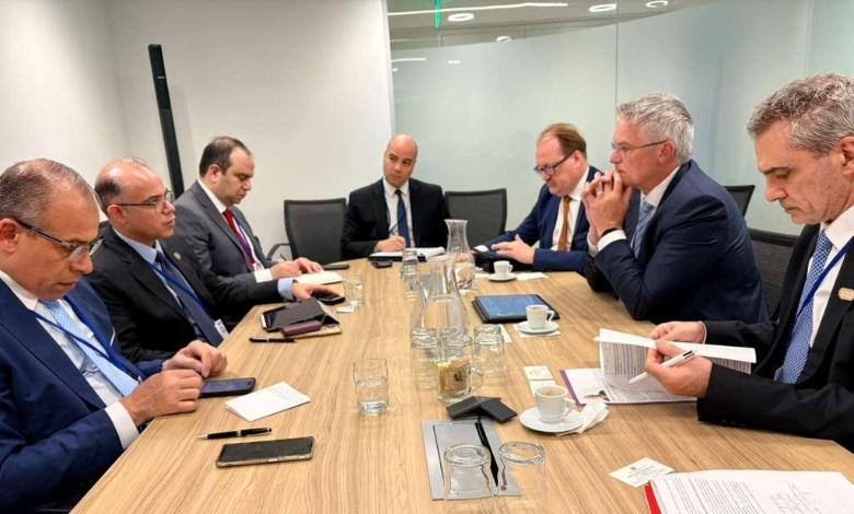 وزير الاستثمار  يبحث مع منظمة التعاون الاقتصادي والتنمية OECD تعزيز التعاون 