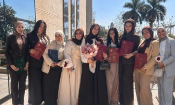  طلاب كلية اللغات والترجمة