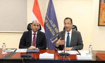 وزيرا الاتصالات والعمل