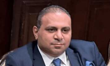 أحمد زكي، 