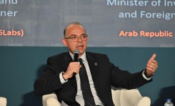 الدكتور محمد فريد وزير الاستثمار والتجارة الخارجية 