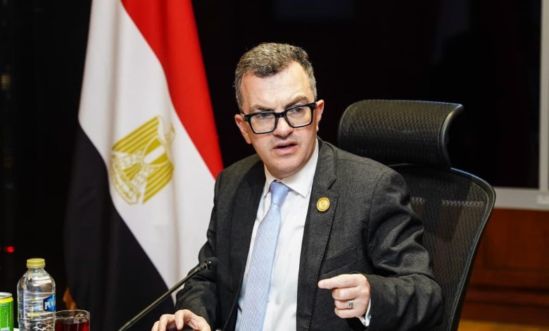 الدكتور أحمد رستم