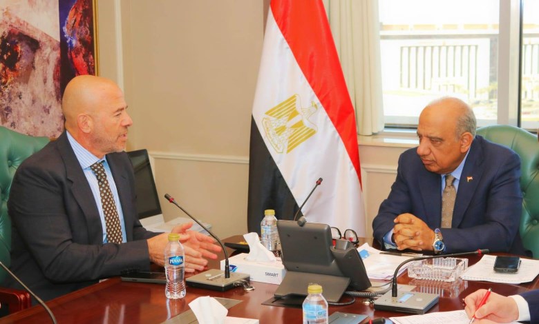  وزير الكهرباء والطاقة المتجددة