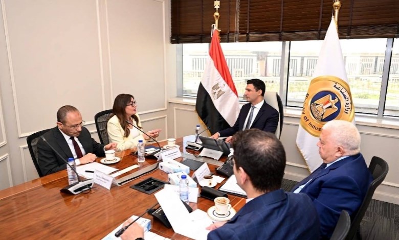 وزير الصناعة