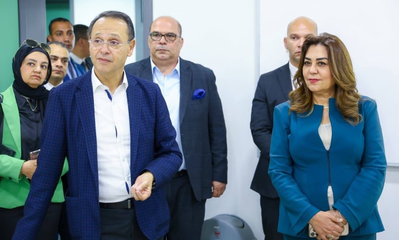  وزيرة التنمية المحلية والبيئة