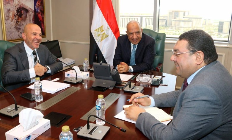 وزير الكهرباء والطاقة المتجددة