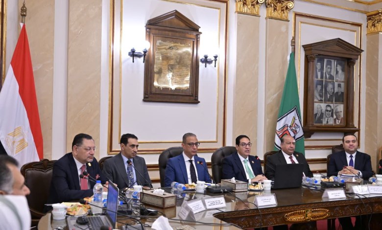خلال اجتماع مجلس جامعة القاهرة
