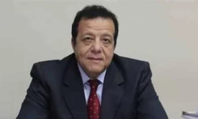 الدكتور عاطف عبد اللطيف 