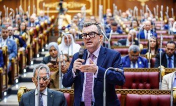 وزير التخطيط في مجلس الشيوخ