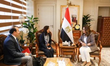  وزيرة التنمية المحلية والبيئة