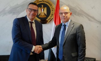  وزير الاستثمار والتجارة الخارجية