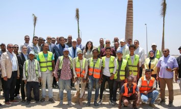 وزيرة الإسكان والمرافق