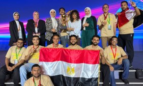 طلاب الأكاديمية العربية على منصة التتويج العالمية لهواوي