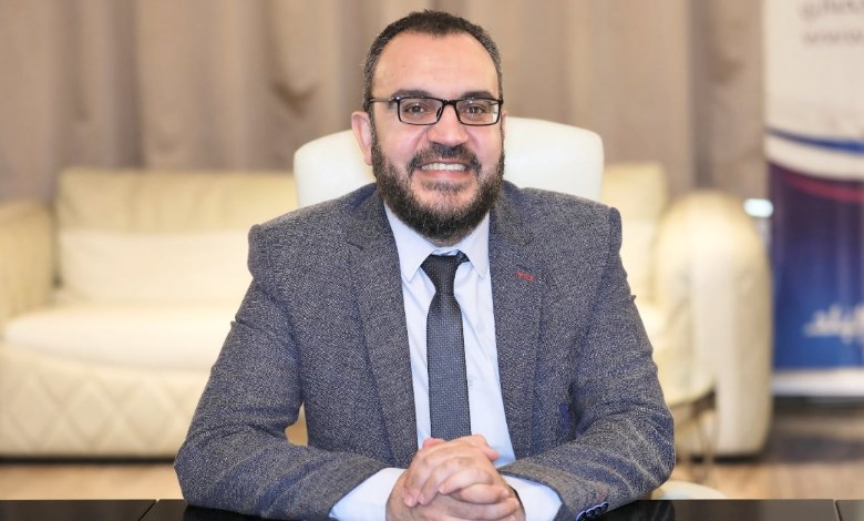 د. محسن الجيار رئيس مركز الاتصالات المتكامل بـ"الضرائب"