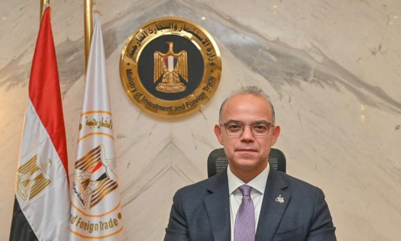 الدكتور محمد فريد وزير الاستثمار والتجارة الخارجية 