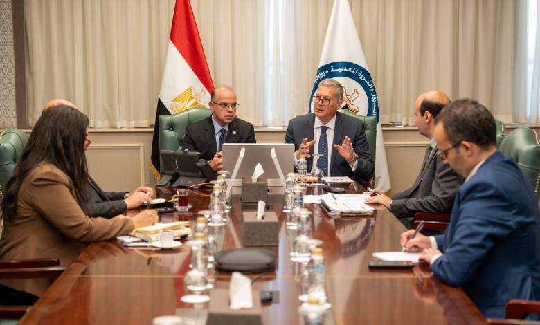 لجنة مشتركة بين "الاستثمار" و"البترول" لتعزيز فرص تمويل مشروعات قطاع البترول وجذب الشراكات الدولية 