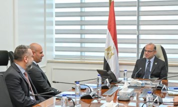 وزير الاستثمار والتجارة الخارجية