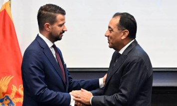 رئيس مجلس الوزراء