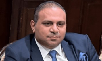  أحمد زكي