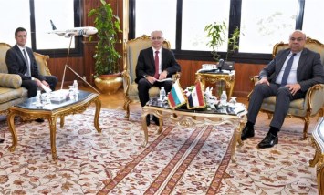 وزير الطيران المدني
