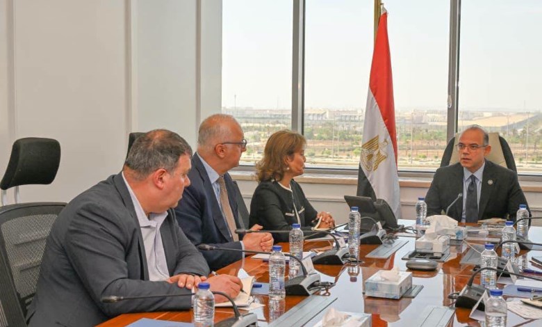 وزير الاستثمار والتجارة الخارجية